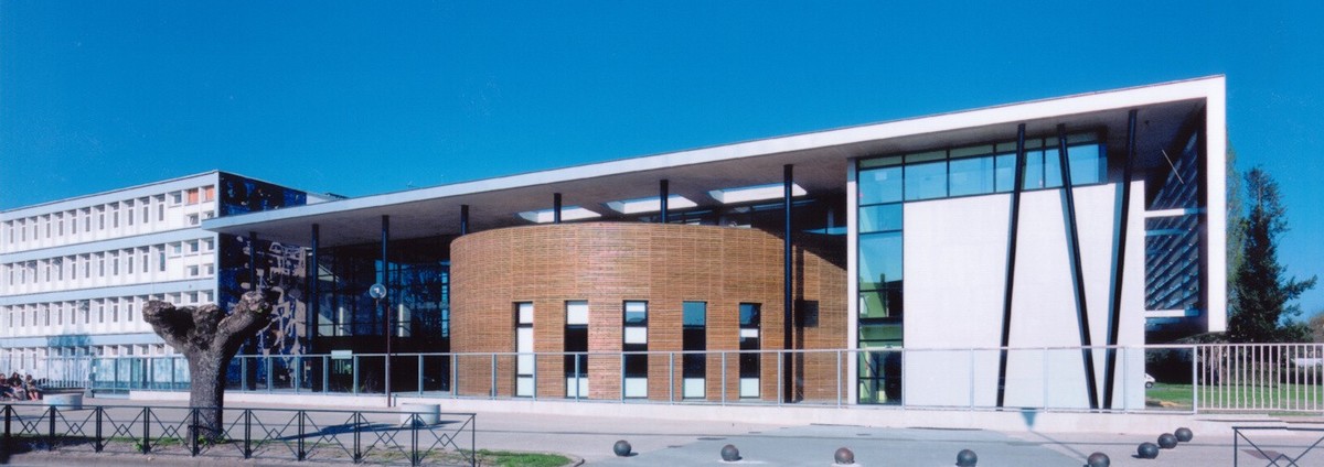 Lycée Claude de France